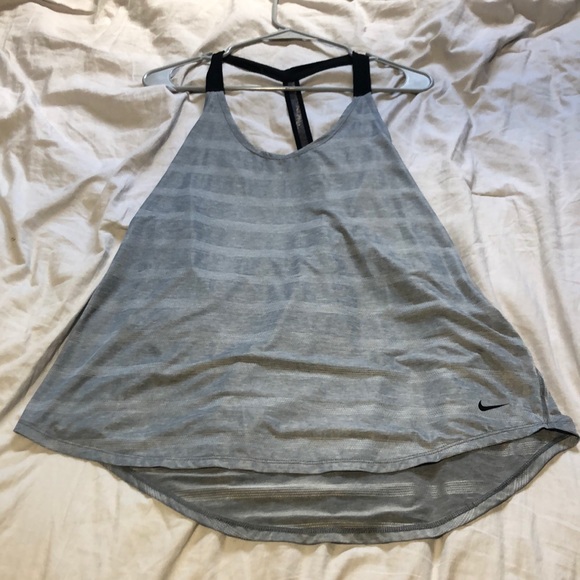 Nike Tops - Lightweight Nike Workout Top